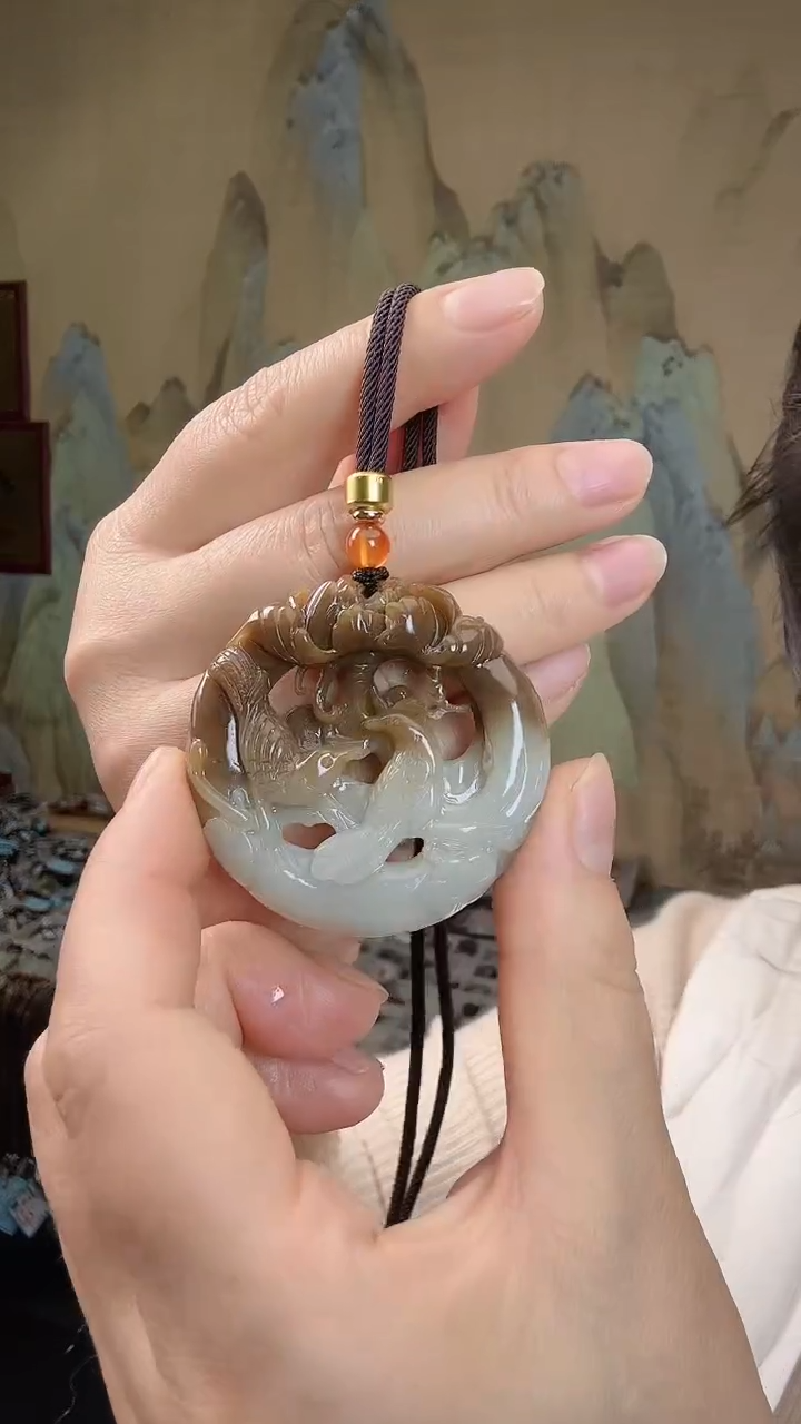 颈饰未镶嵌和田玉.