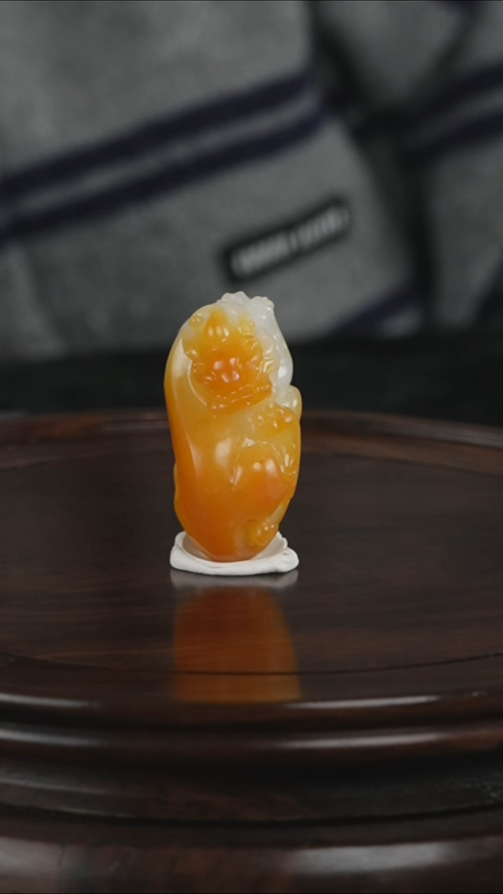 颈饰未镶嵌和田玉遇*人和田玉貔貅