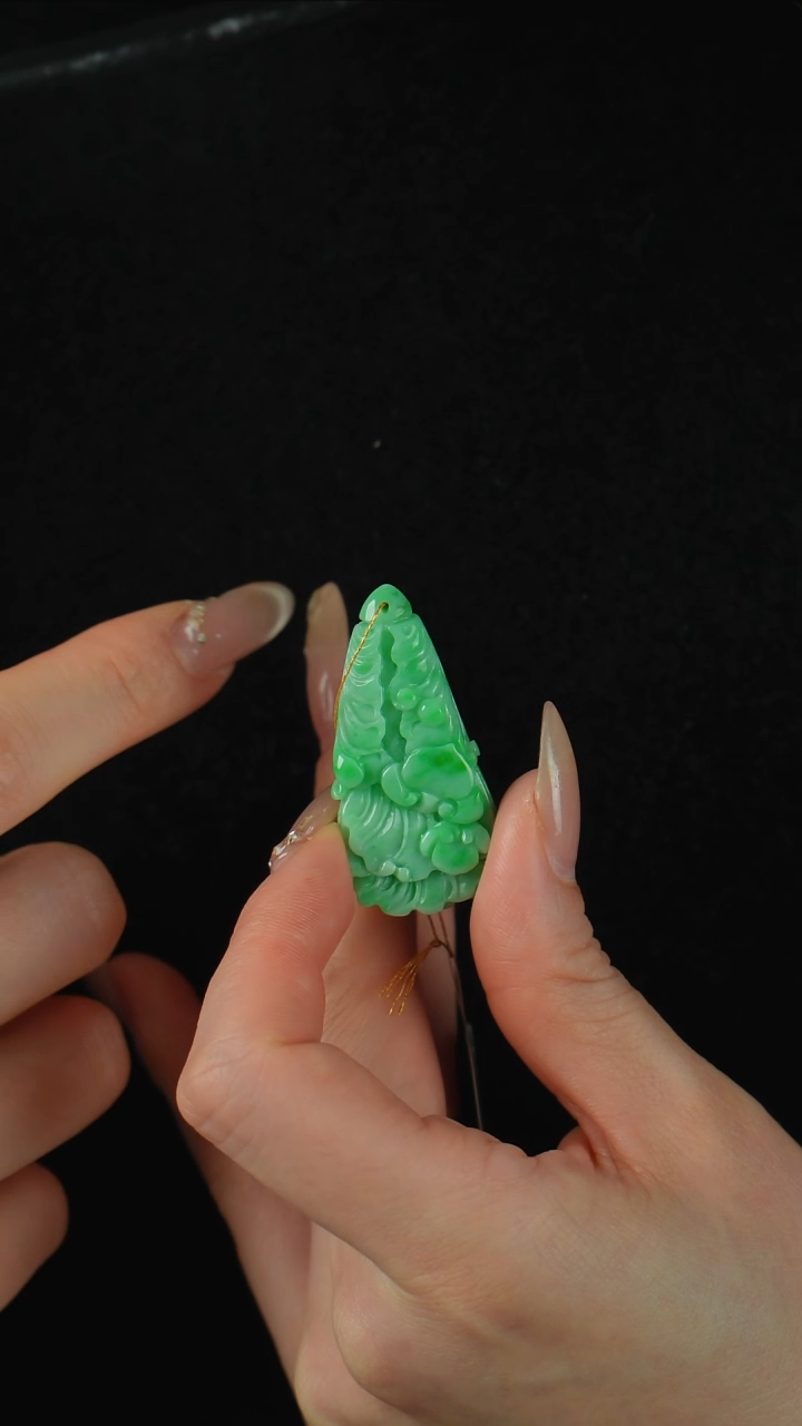 颈饰未镶嵌翡翠白菜