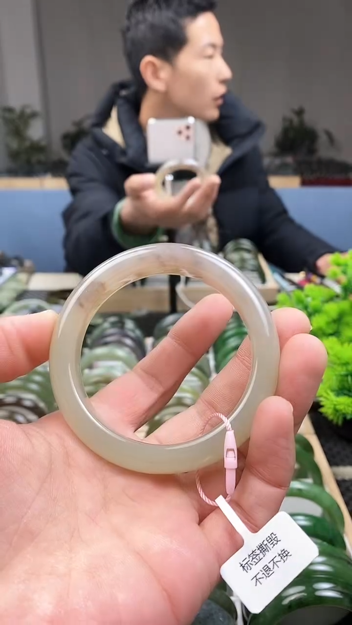 【闪购商品】和田玉手镯未镶嵌58.5