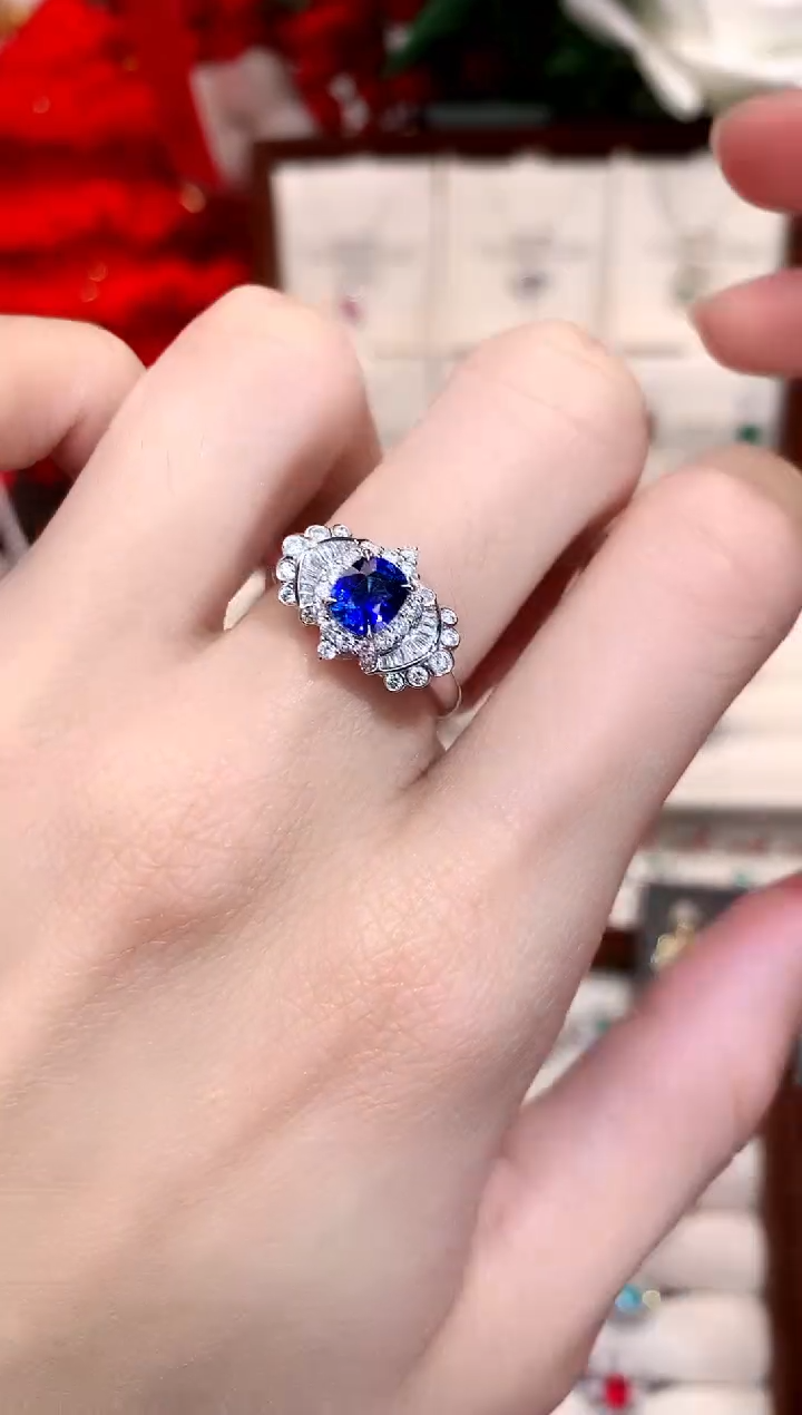 【闪购商品】蓝宝石戒指18K金镶嵌0.88ct/天然宝石/七天无理由