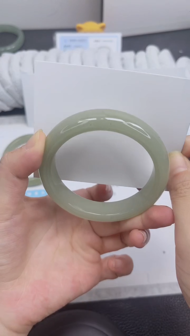 未镶嵌手镯石英质玉18-58