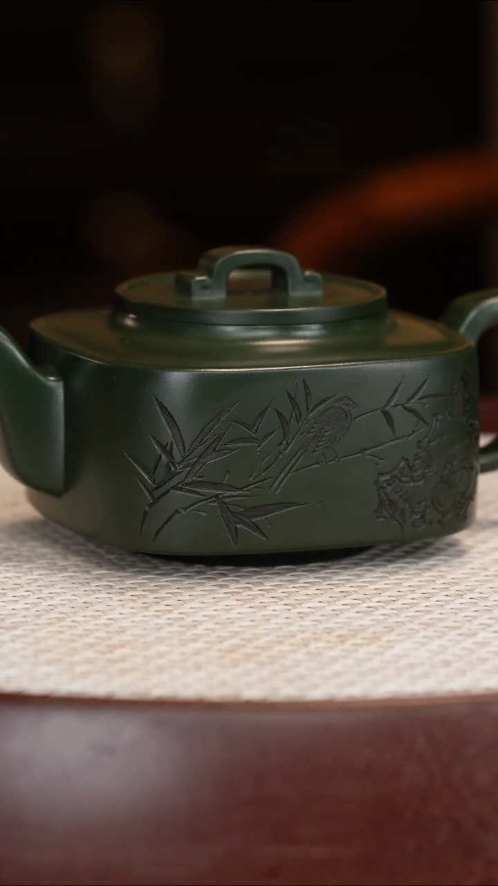 茶壶紫砂【杨瑶芬】绿泥四方均玉400c+竹杯