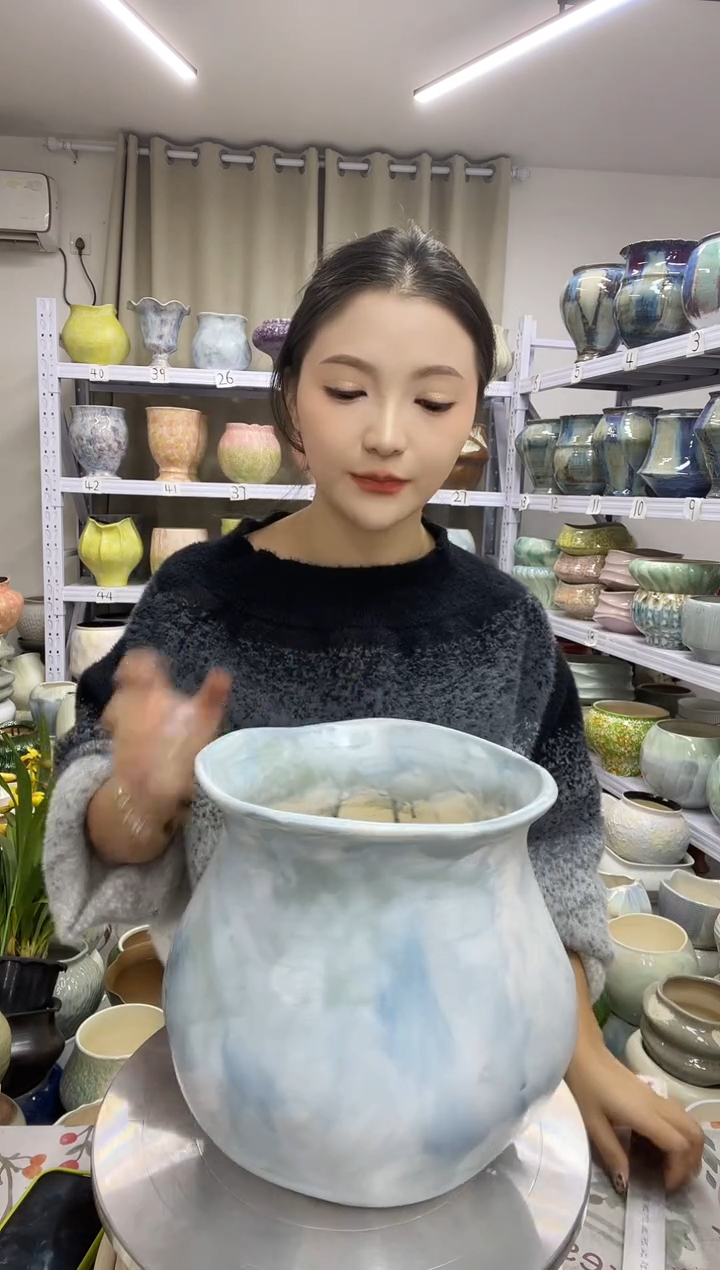 【花盆链接】  高 ： 22口：18