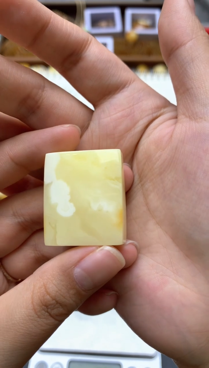 【闪购商品】琥珀珠宝奇石未镶嵌003琥珀蜜蜡花粉有纹小坑介意勿拍