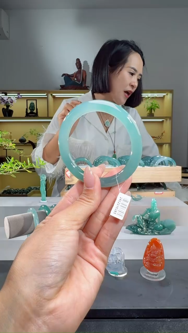 未镶嵌手镯翡翠56.6圈