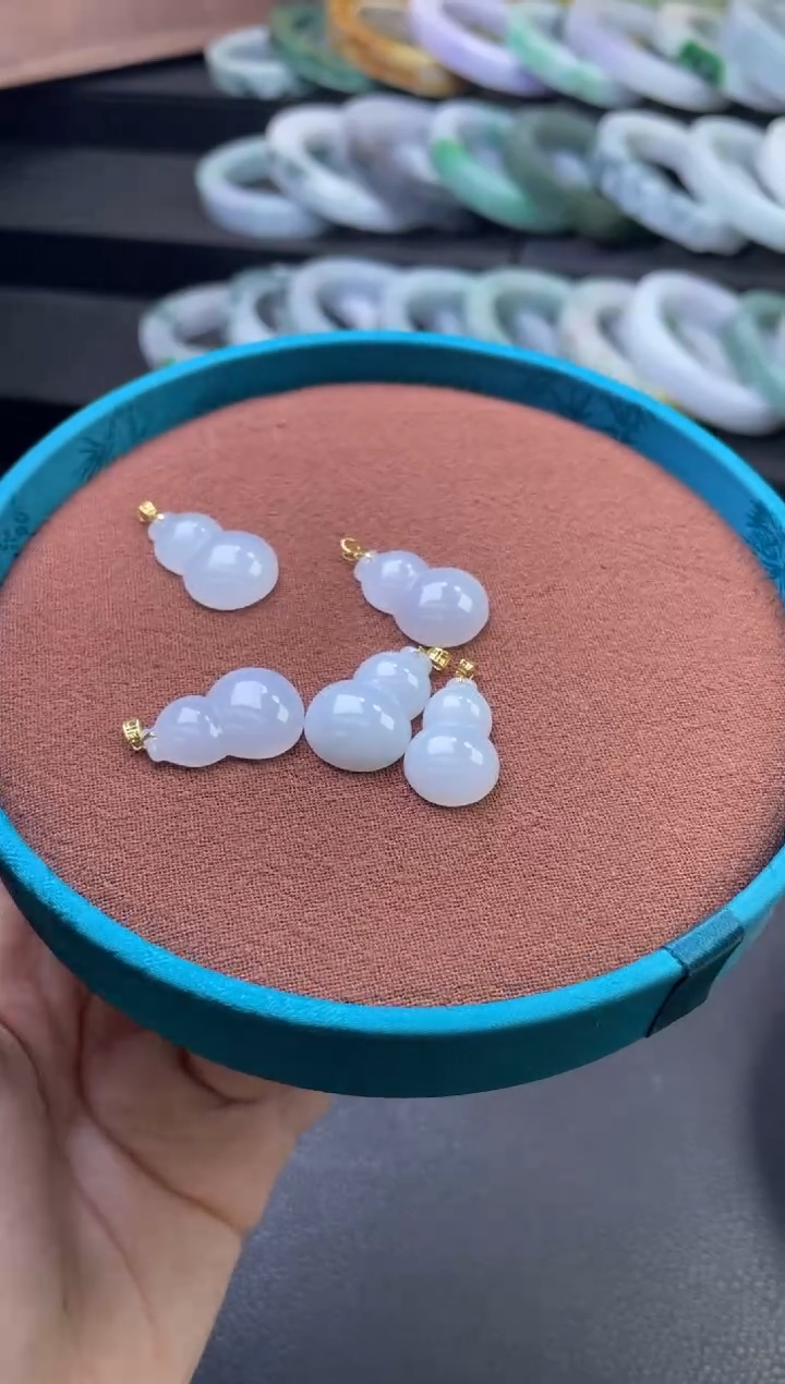 翡翠18K金镶嵌颈饰翡翠18K葫芦24082409B(多样性发其一）