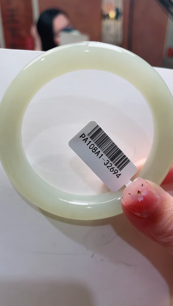 【闪购商品】和田玉手镯未镶嵌53+