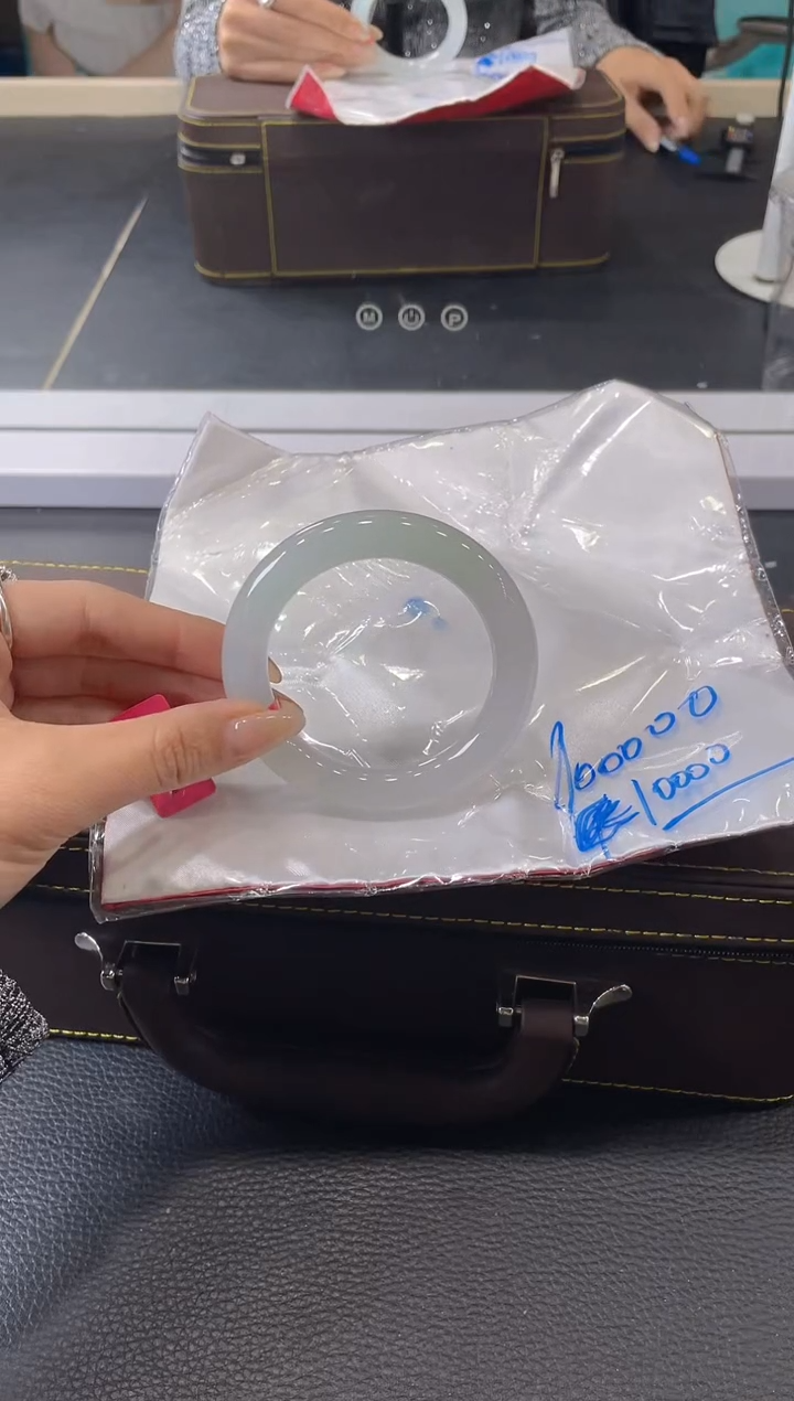 【闪购商品】翡翠手镯未镶嵌手镯