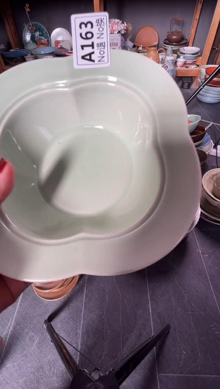 瓷片元**姐a163豆青荷口盘福利