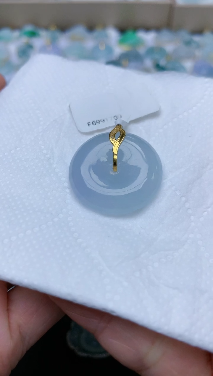 翡翠18K金镶嵌颈饰天然翡翠A货