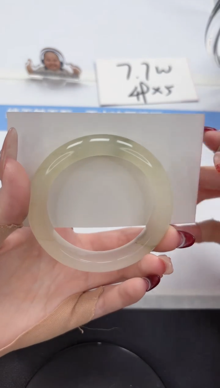 【闪购商品】石英质玉手镯未镶嵌A407-56