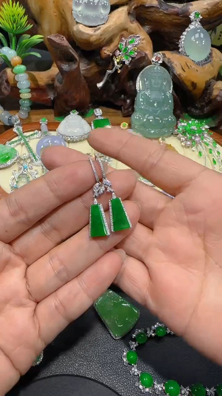 【闪购商品】翡翠耳饰18K金镶嵌耳饰