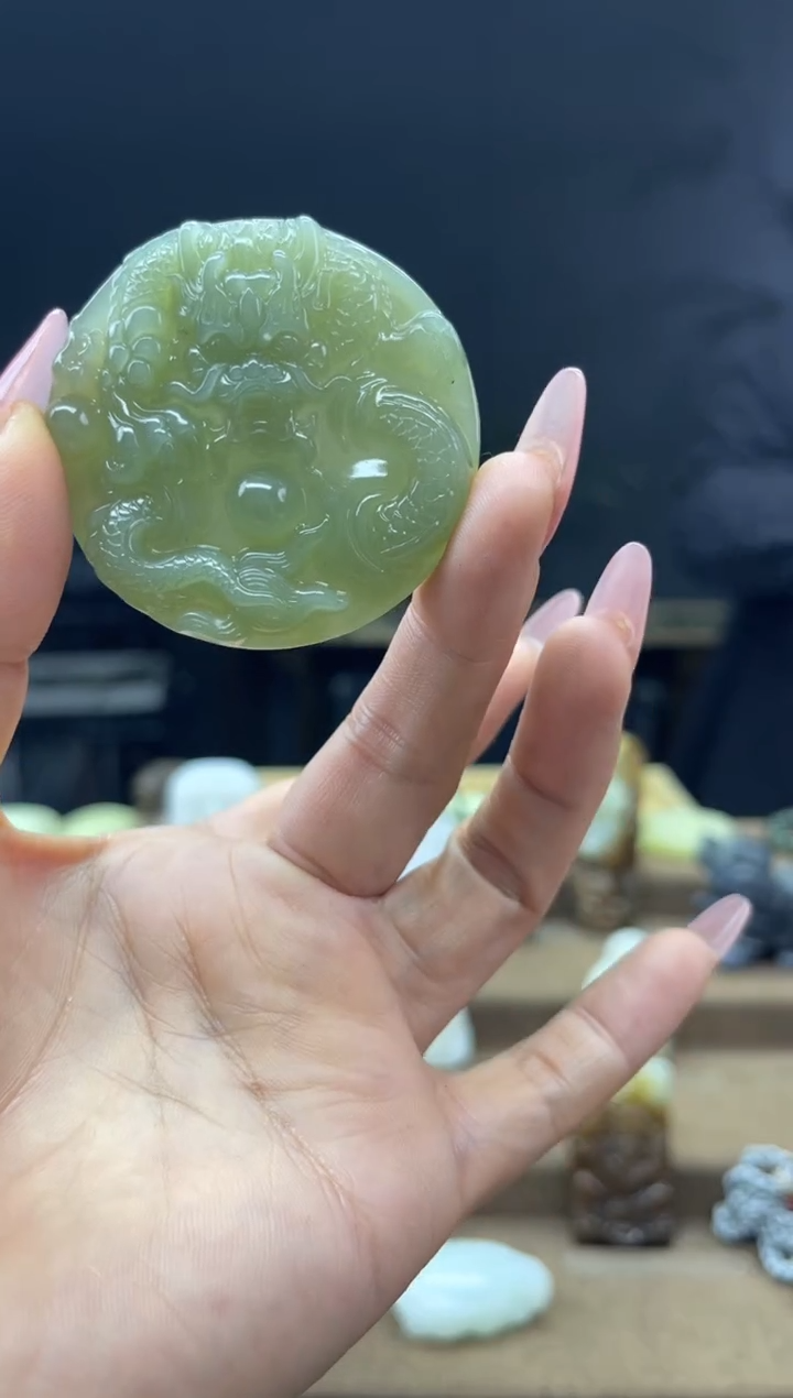 颈饰未镶嵌和田玉1