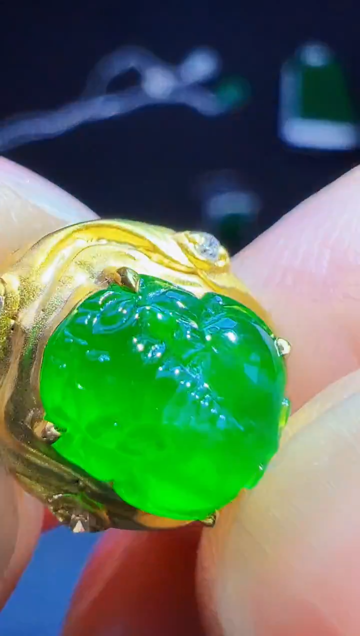 18K金镶嵌手链翡翠麦***人翡翠