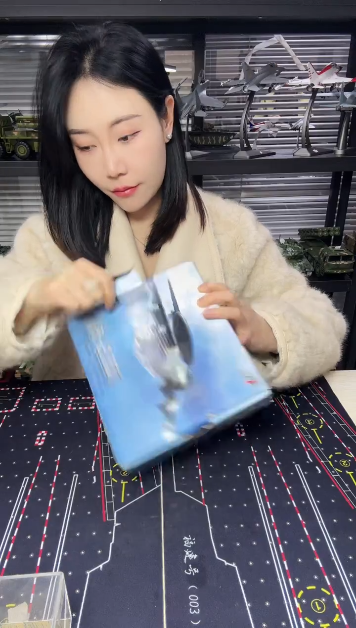 1:240KJ2000飞机模型        