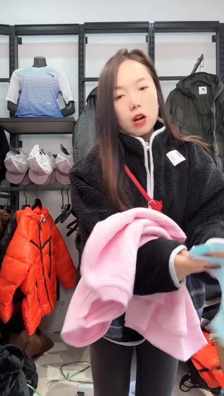 2512     编码  瑕疵直播间过款为准 尺码  ·  