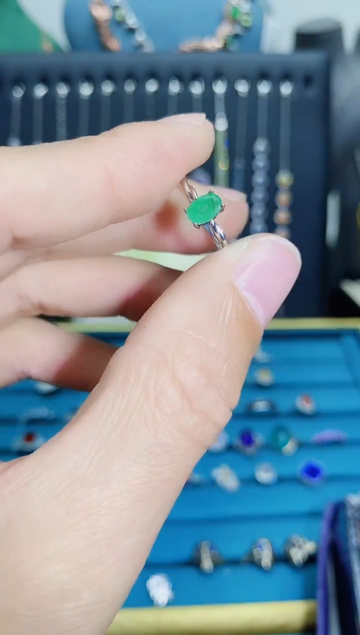 【闪购商品】祖母绿戒指银S925镶嵌11121