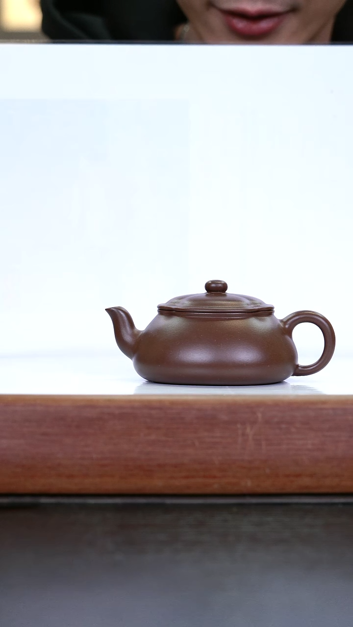 茶壶紫砂     革紫泥     筋纹海棠    150cc  全手工