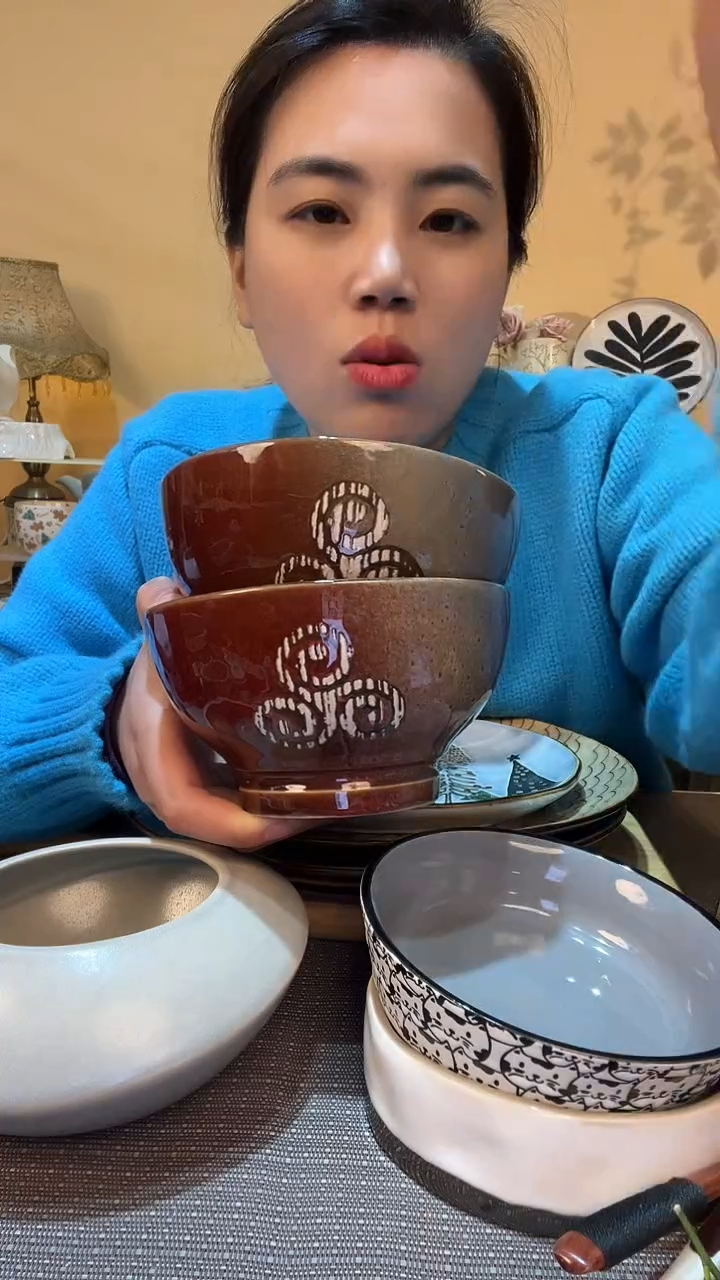 【闪购商品】瓷片2个5.5英寸碗 微瑕介意勿拍