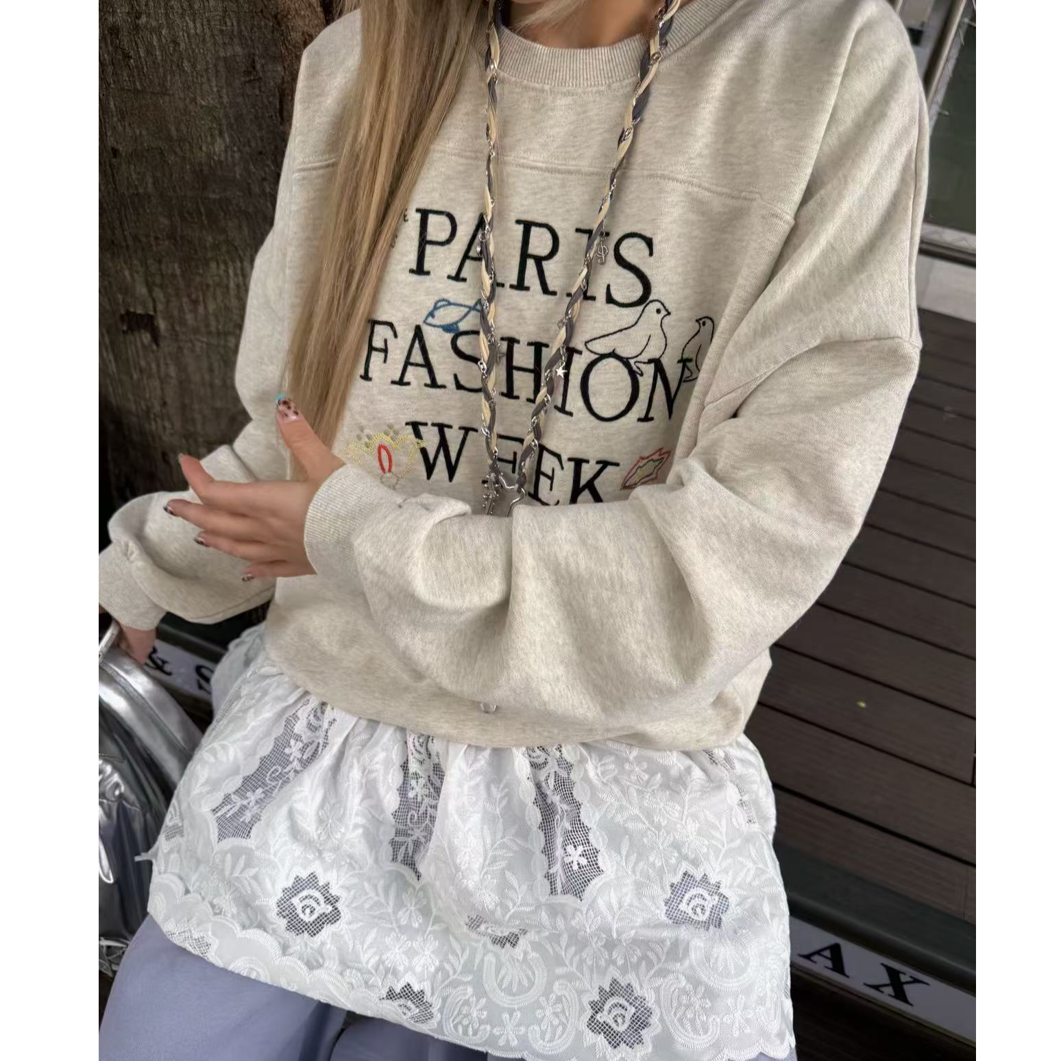 HELLOTANGO《韩女日记》秋冬韩系刺绣减龄百搭套头圆领卫衣65958#