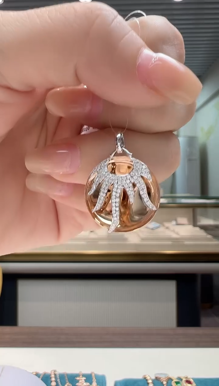 【闪购商品】钻石吊坠(不含链)18K金镶嵌满钻分色时尚吊坠