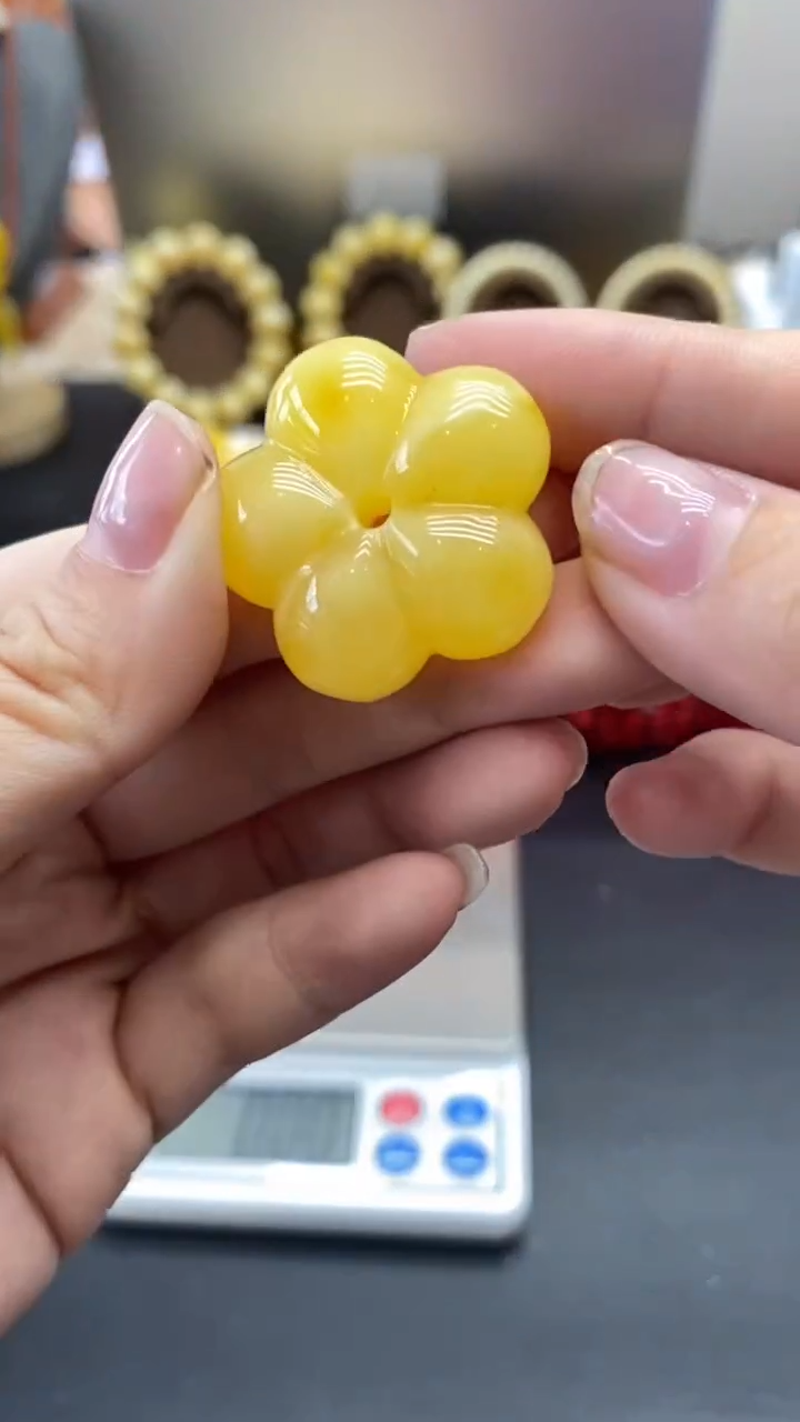 琥珀未镶嵌珠宝奇石2536瑕疵品