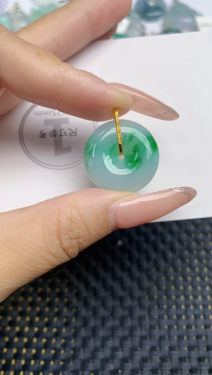 颈饰18K金镶嵌翡翠天然缅甸A货翡翠百元以上9元证书费自理