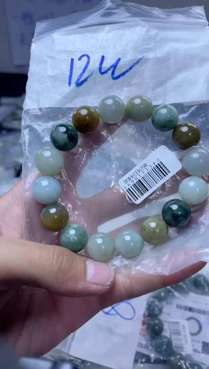 定制翡翠未镶嵌珠串