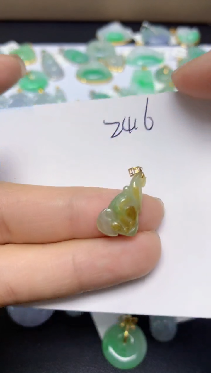 【闪购商品】翡翠挂件18K金镶嵌 天然翡翠A货