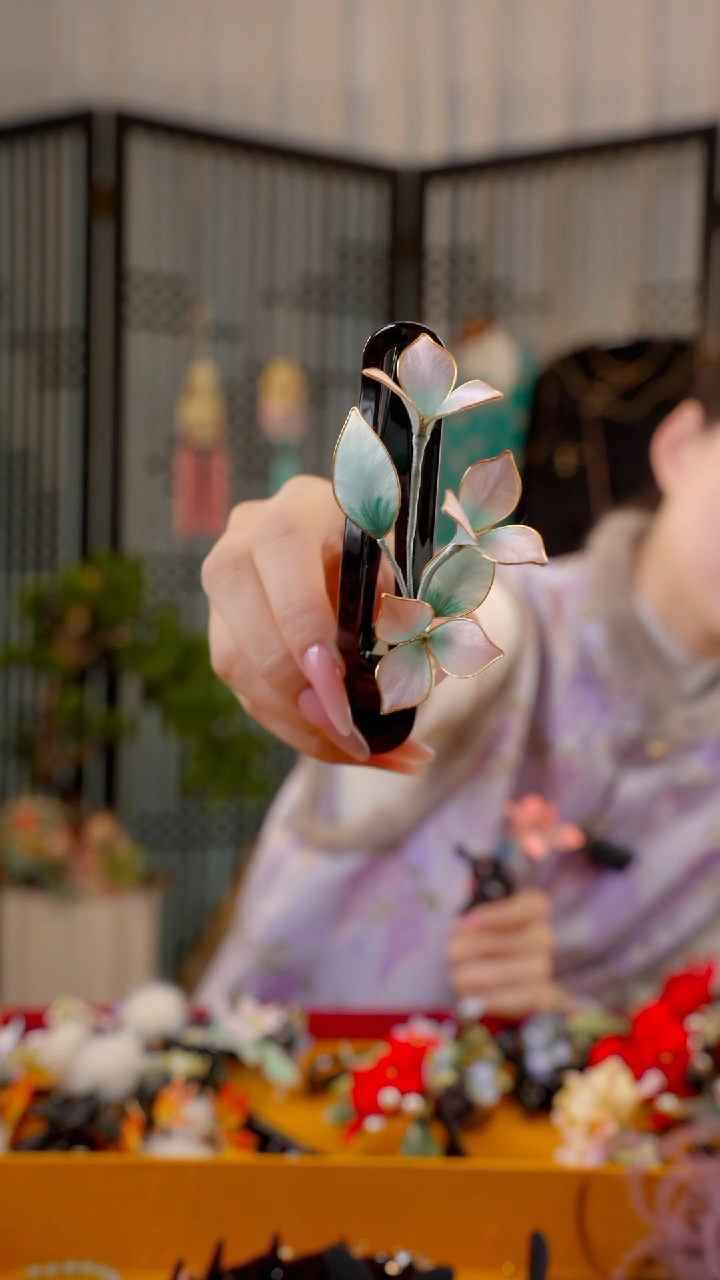 刺绣非遗苏绣绒花饰品