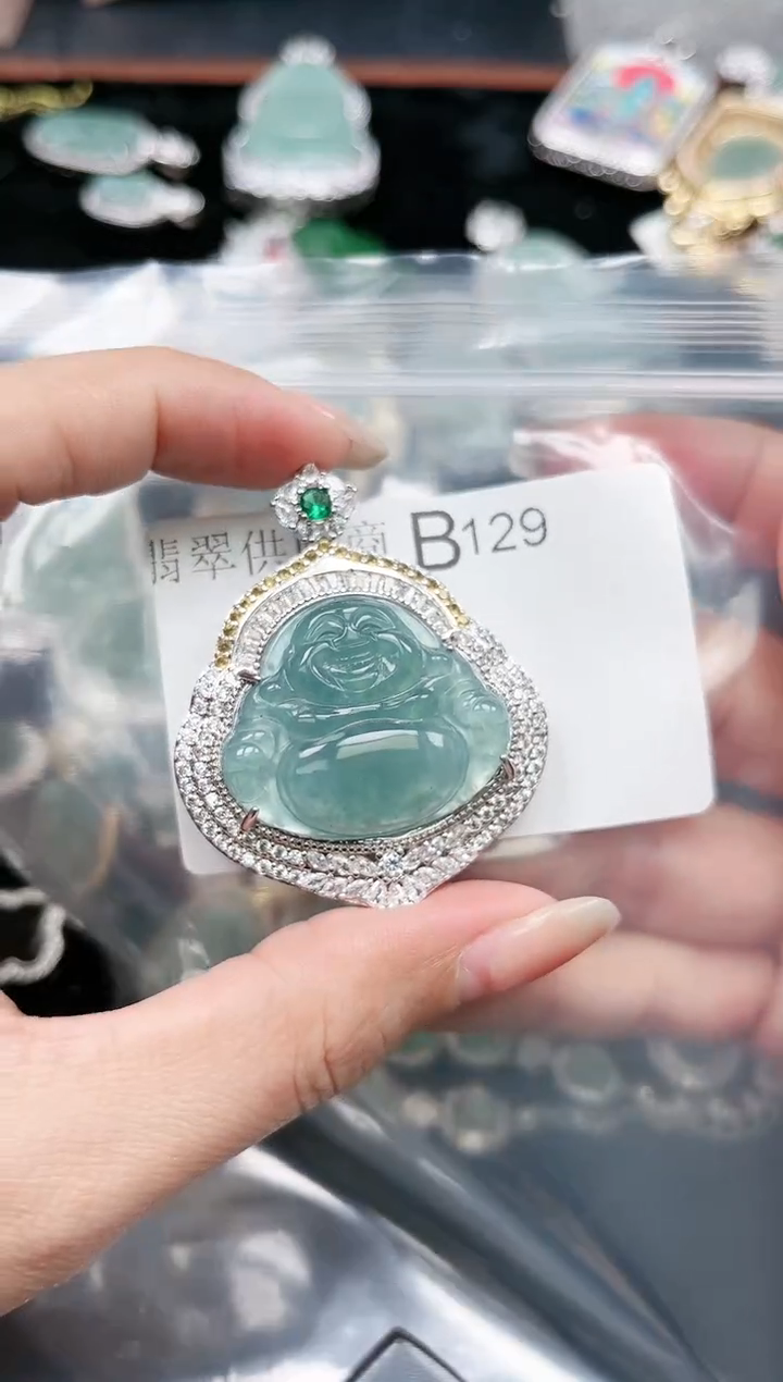 【闪购商品】翡翠颈饰未镶嵌赠皮绳129