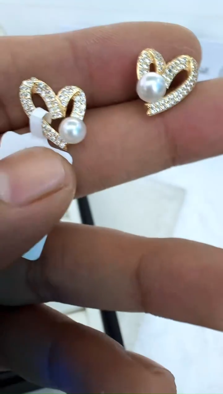 【闪购商品】海水珍珠耳饰银S925镶嵌耳钉