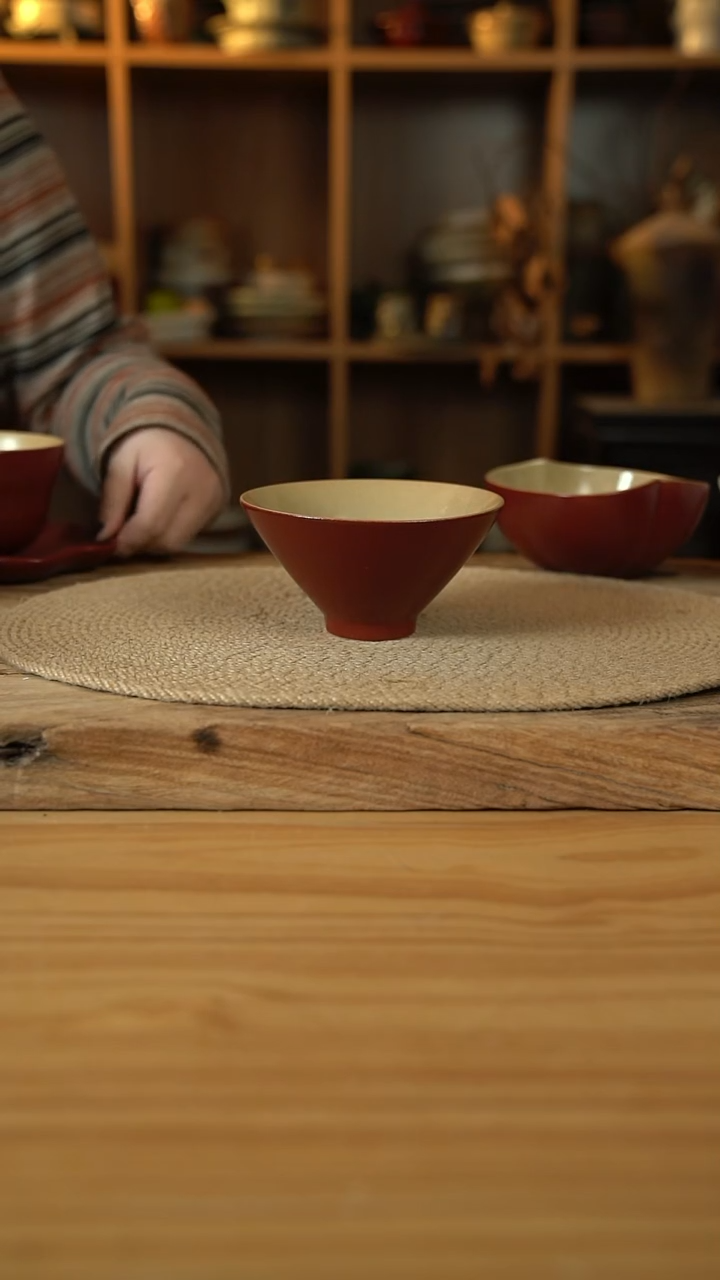 复古红系列的5.5英寸斗笠碗1个