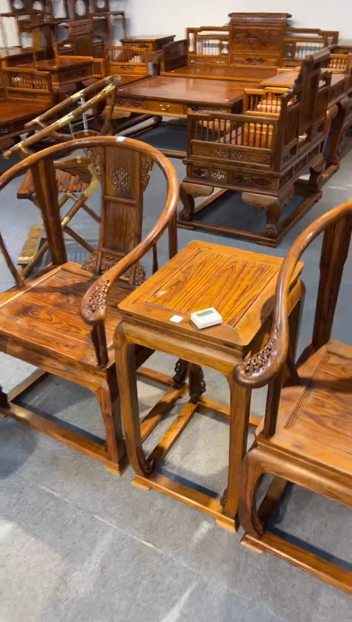 【闪购商品】花梨木类木雕椅子一对