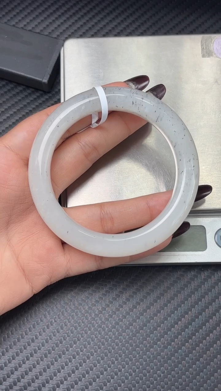 未镶嵌手镯和田玉小*吖和田黑山微色差57+mM