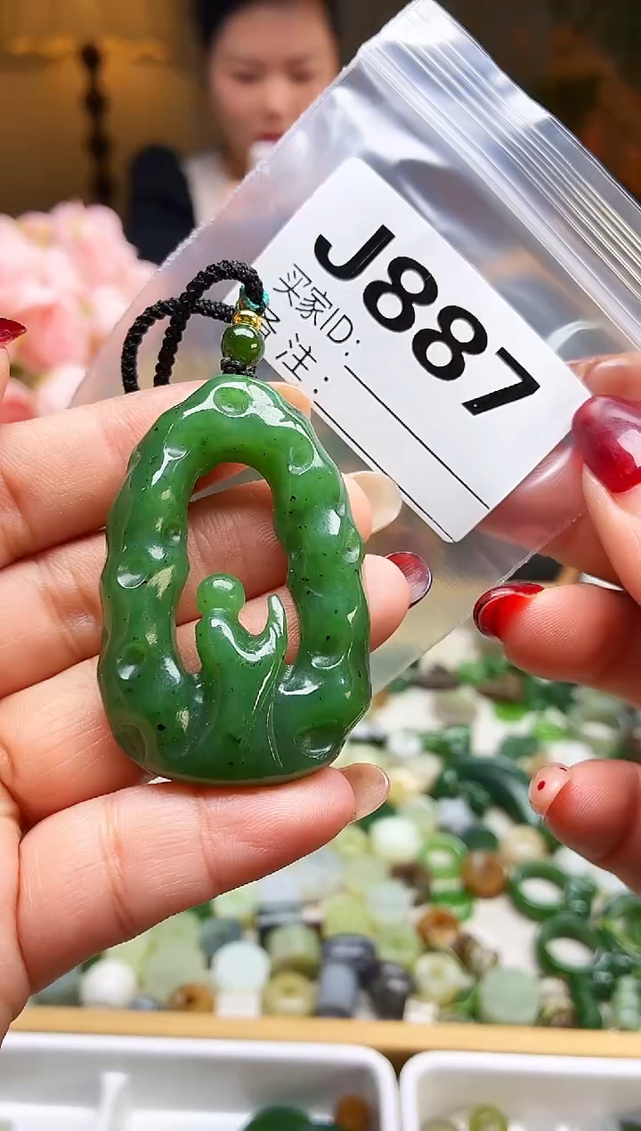 颈饰未镶嵌和田玉1