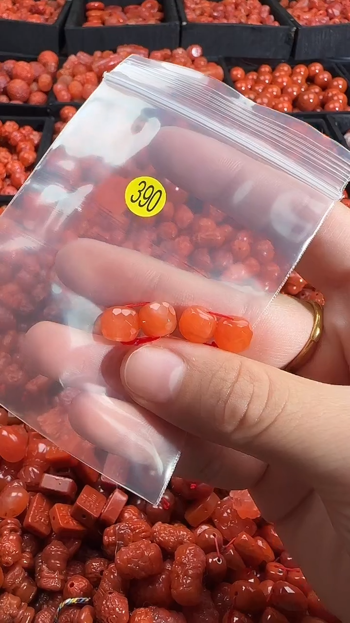 颈饰未镶嵌南红玛瑙1