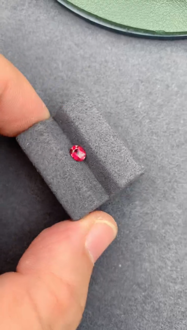 【闪购商品】红宝石裸石未镶嵌40分无烧鸽血红宝石