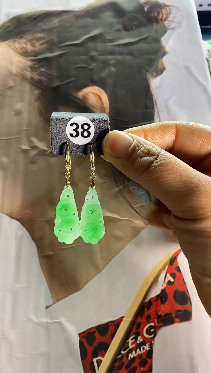 【闪购商品】翡翠耳饰银S925镶嵌38....