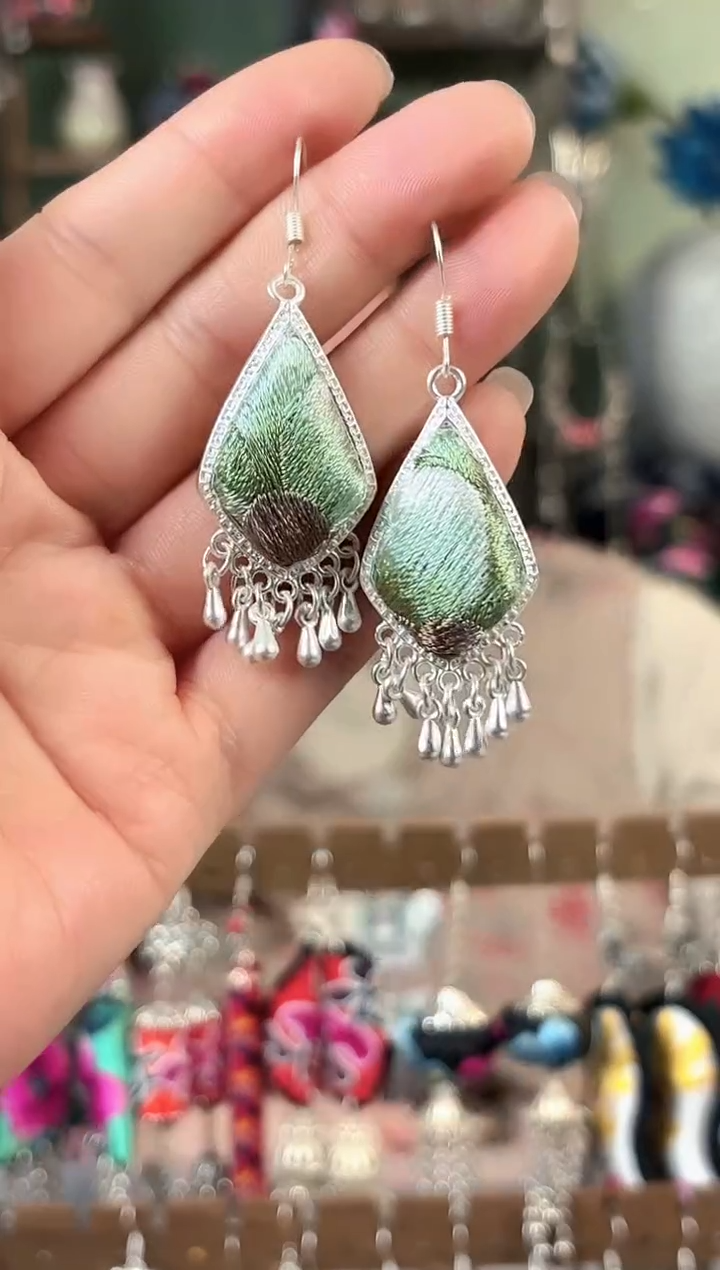 彩云南阁非遗老绣饰品545*