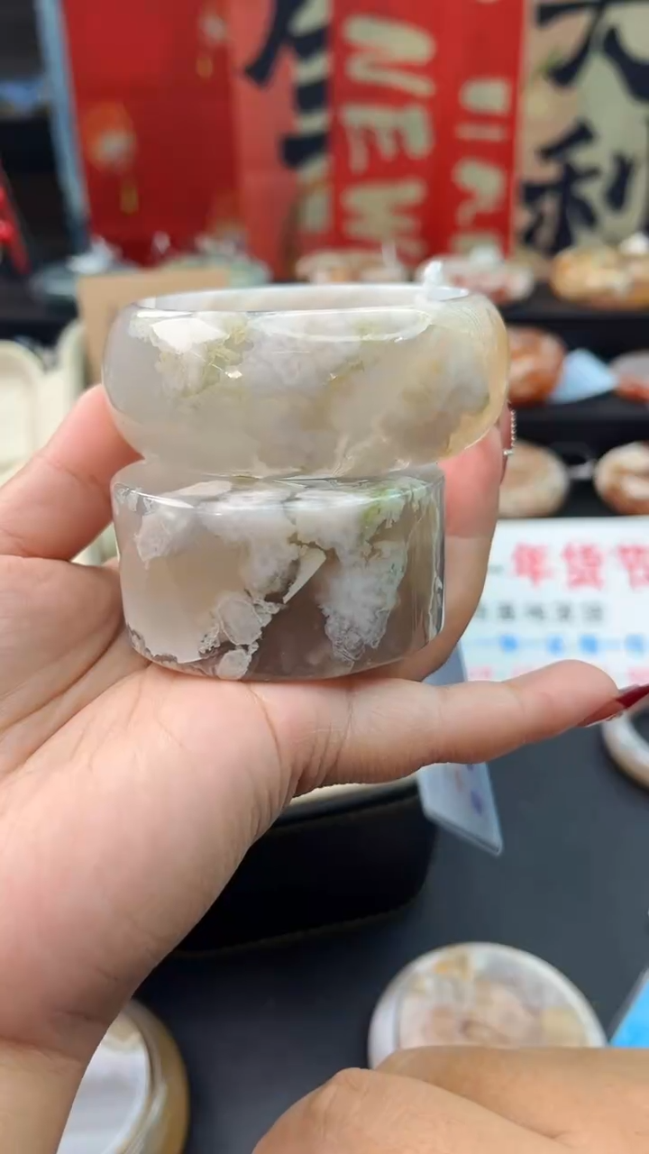 【闪购商品】石英质玉手镯未镶嵌赠送镯心（60圈口）