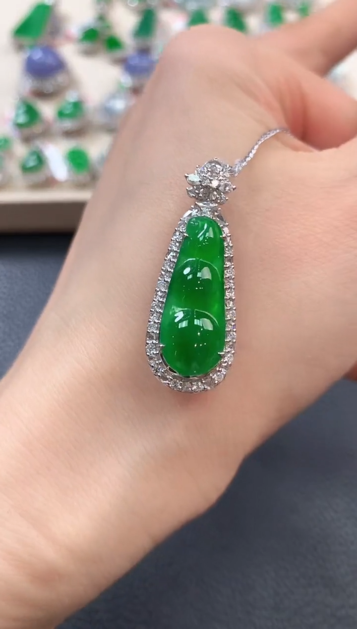 【闪购商品】翡翠吊坠(不含链)18K金镶嵌b135