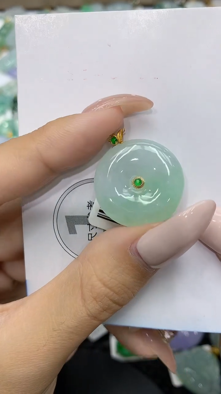 颈饰18K金镶嵌翡翠111111111111