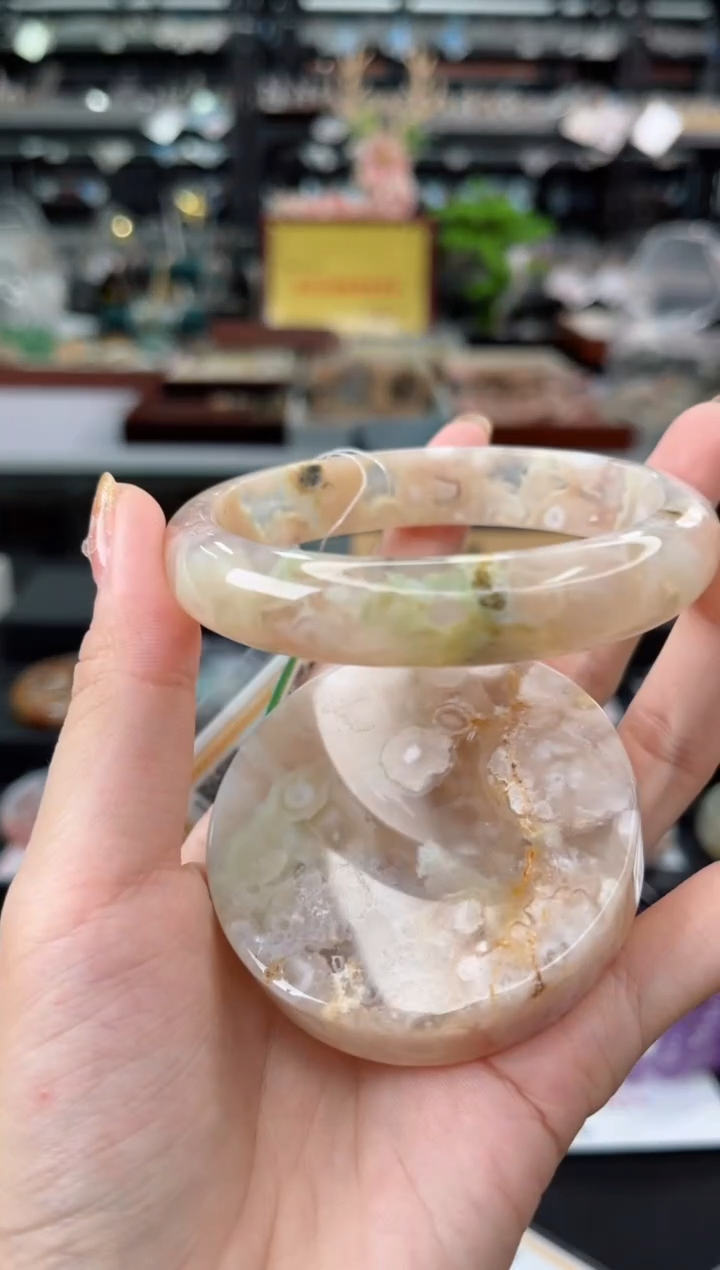 【闪购商品】石英质玉手镯未镶嵌62圈口（赠送镯心）6507592