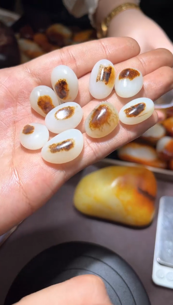 【闪购商品】和田玉（子料）颈饰未镶嵌YL-WW-2.6-52多样性发货