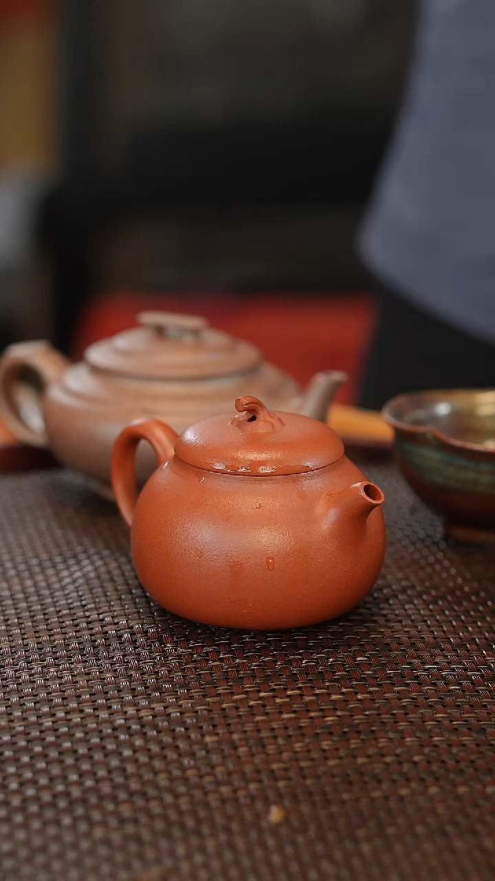 茶壶紫砂全手工 大红袍泥料 茄瓜壶型 150cc