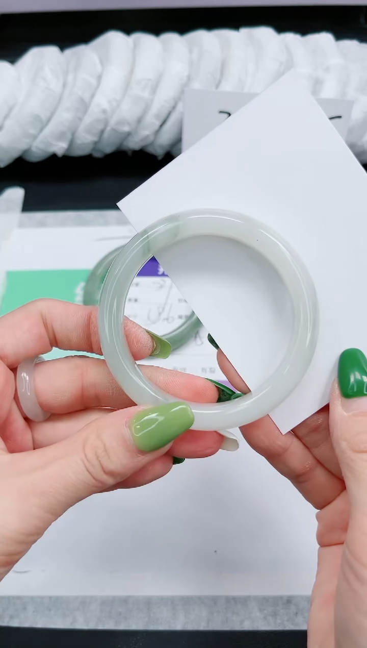 石英质玉手镯未镶嵌780-54.6