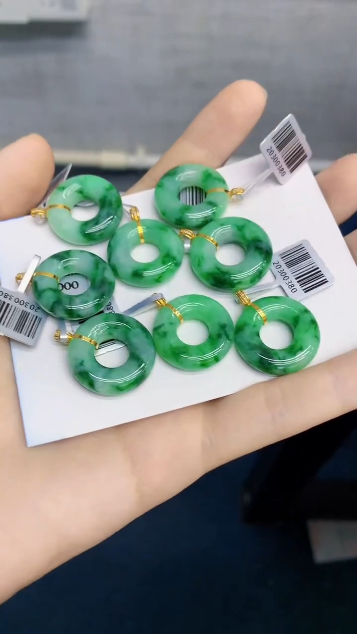 翡翠18K金镶嵌颈饰多样性发其一