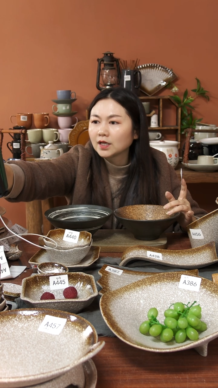 陶瓷A470陶瓷斗笠碗棕色加螺纹2个微瑕